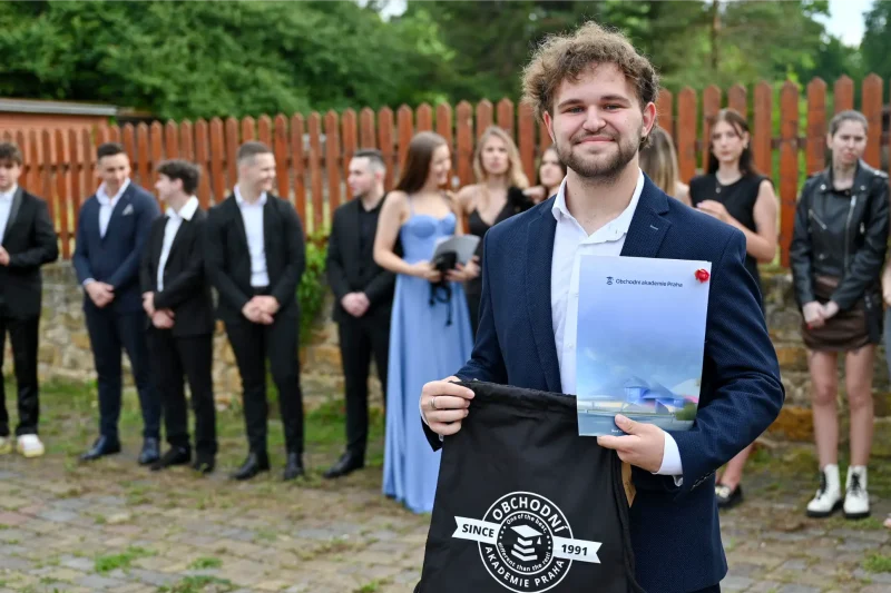 Předávání maturitních vysvědčení, OA Praha 2024