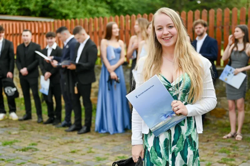 Předávání maturitních vysvědčení, OA Praha 2024