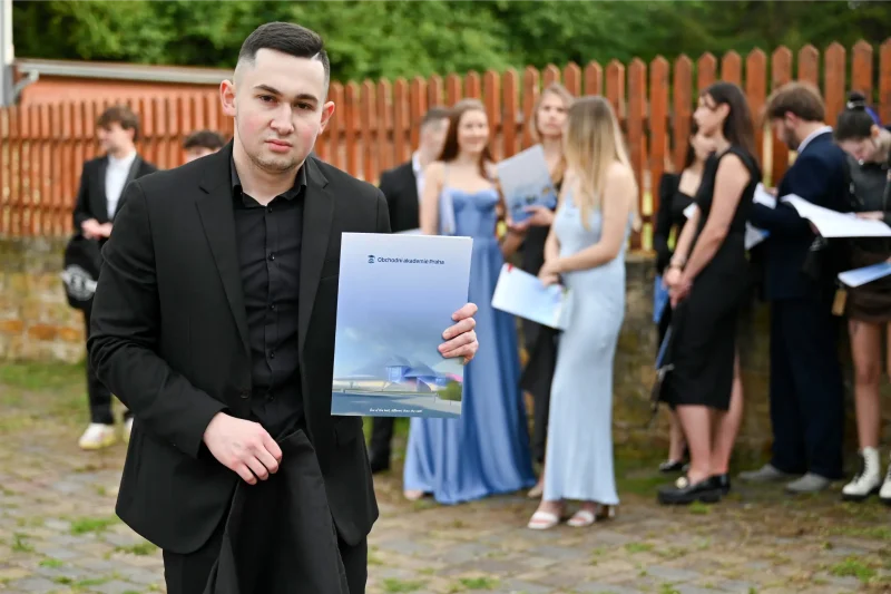 Předávání maturitních vysvědčení, OA Praha 2024