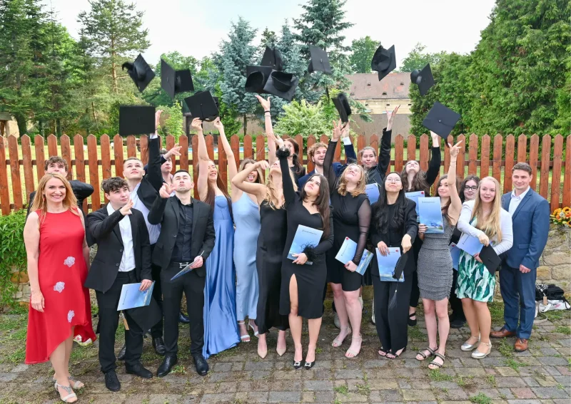 Předávání maturitních vysvědčení, OA Praha 2024