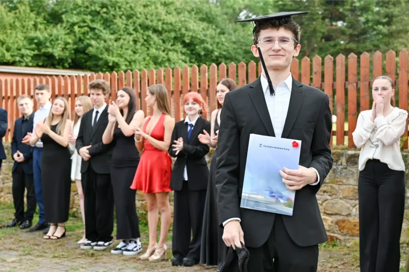 Předávání maturitních vysvědčení, OA Praha 2024