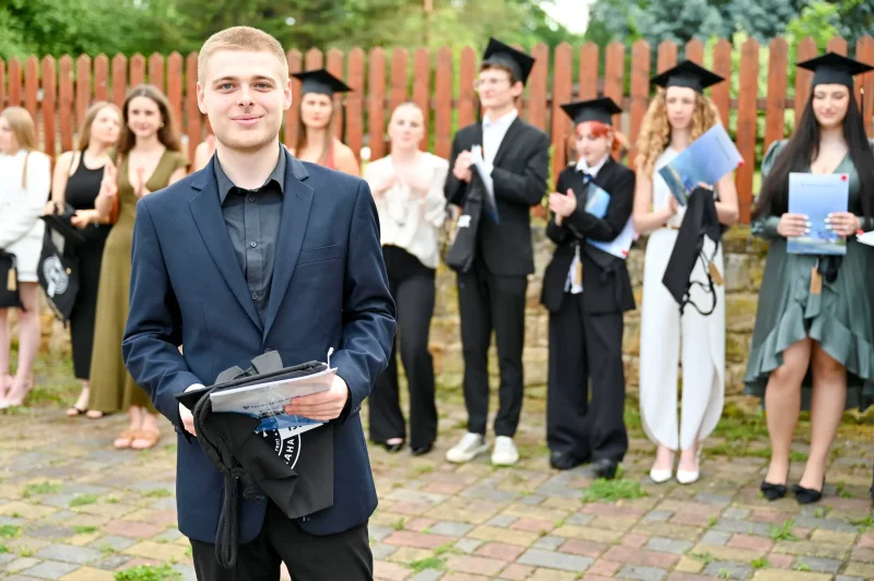 Předávání maturitních vysvědčení, OA Praha 2024