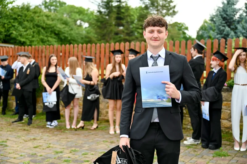 Předávání maturitních vysvědčení, OA Praha 2024