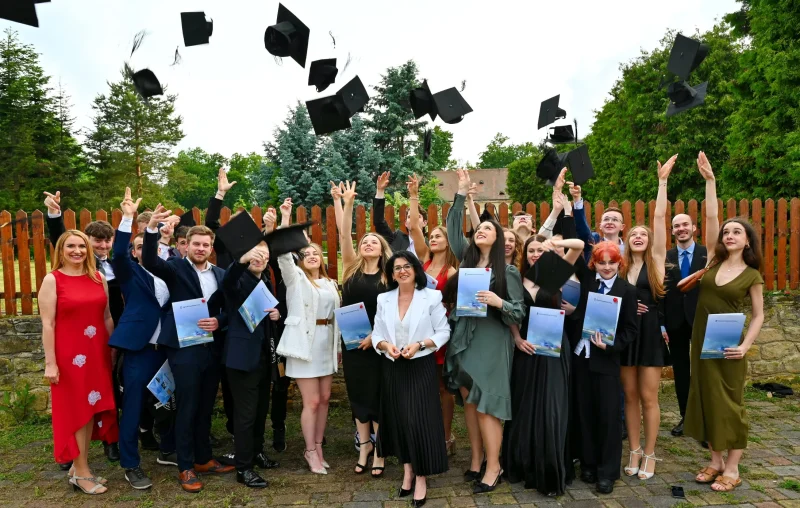 Předávání maturitních vysvědčení, OA Praha 2024