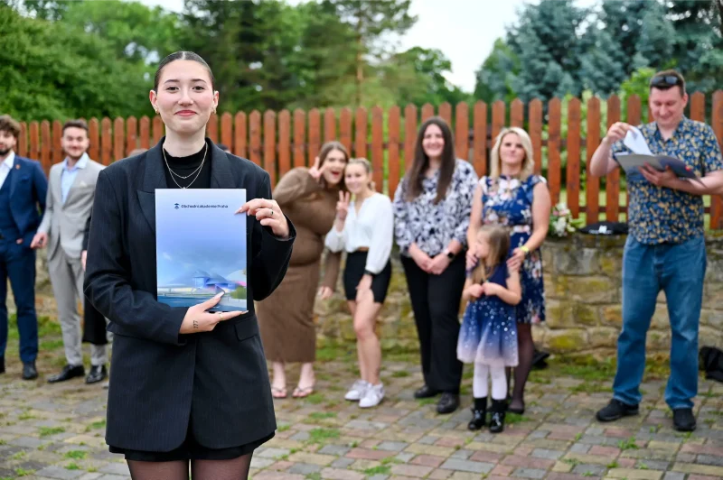 Předávání maturitních vysvědčení, OA Praha 2024