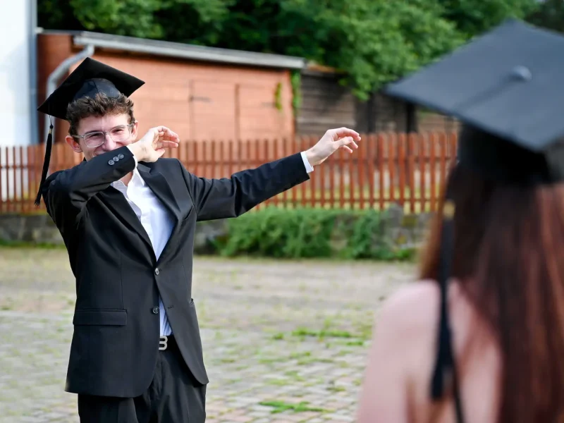Předávání maturitních vysvědčení, OA Praha 2024