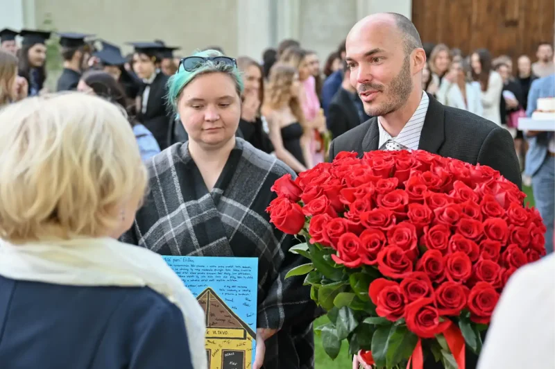Předávání maturitních vysvědčení OA Praha Satalice