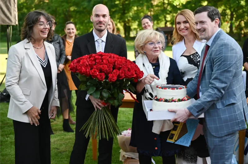 Předávání maturitních vysvědčení OA Praha Satalice